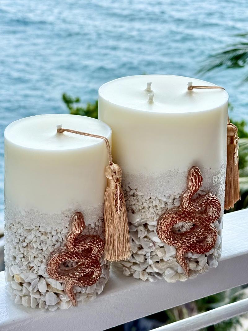 054 SEO Title: Luxury Soy Candle Set – Snake Design with Crushed Shells & Tassel Charm